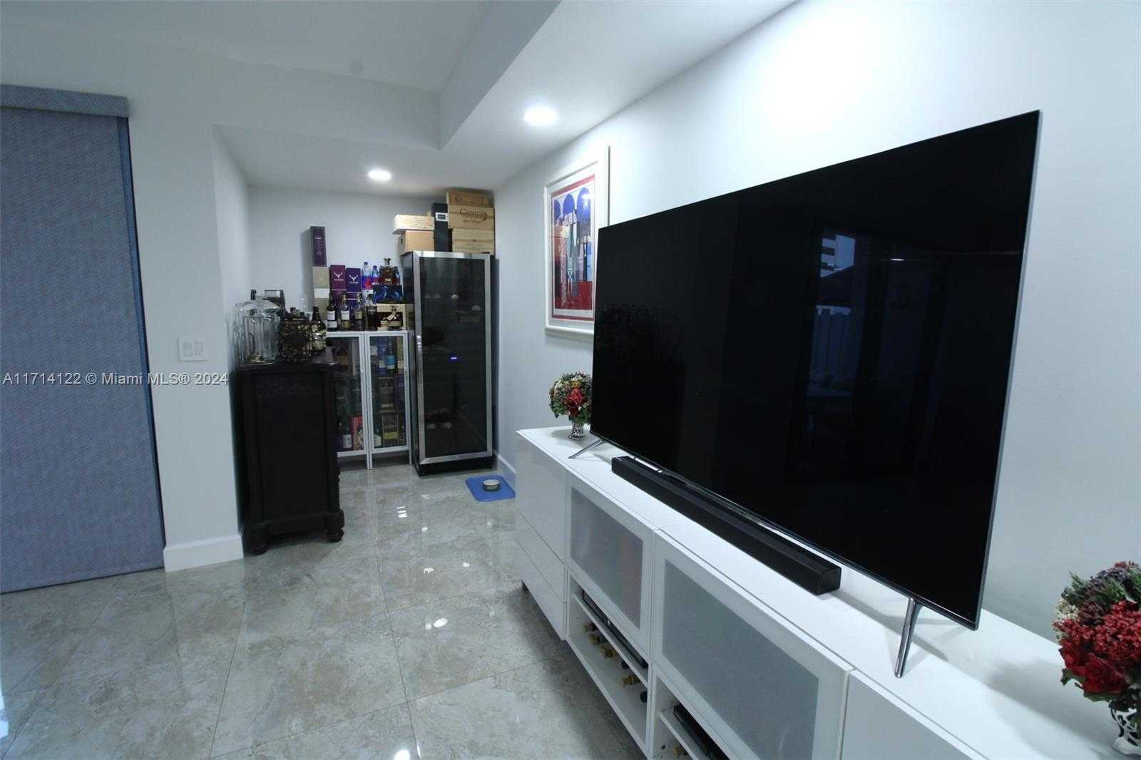 Small Image of 310 POINCIANA DR #802, Sunny Isles Beach Number 26