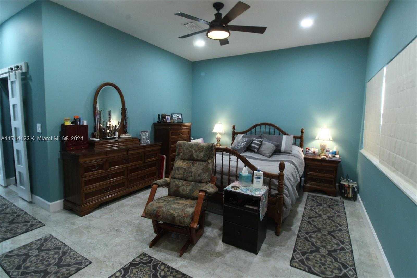 Small Image of 310 POINCIANA DR #802, Sunny Isles Beach Number 3
