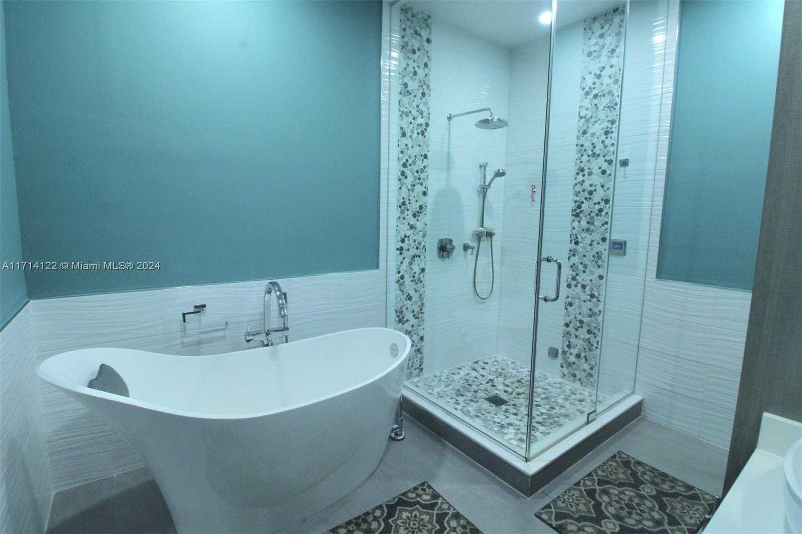 Small Image of 310 POINCIANA DR #802, Sunny Isles Beach Number 5