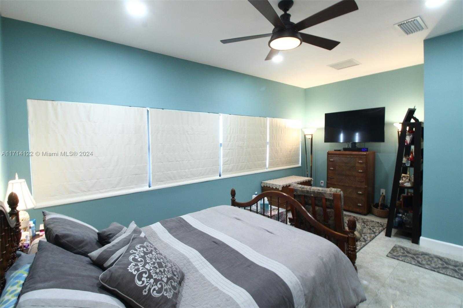 Small Image of 310 POINCIANA DR #802, Sunny Isles Beach Number 6