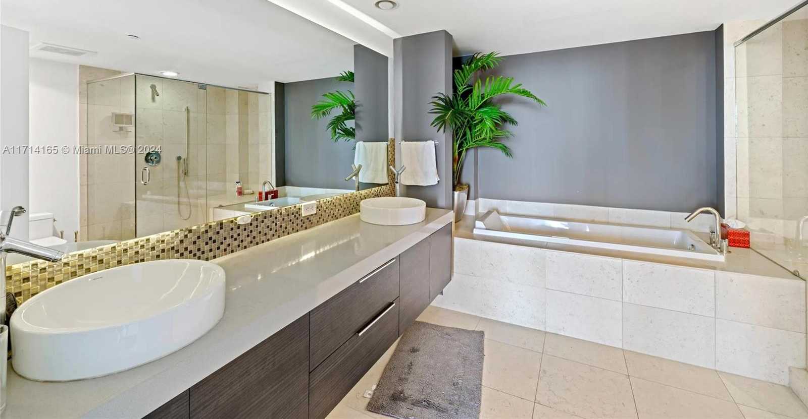 Small Image of 495 BRICKELL AVE #4805, Miami Number 16