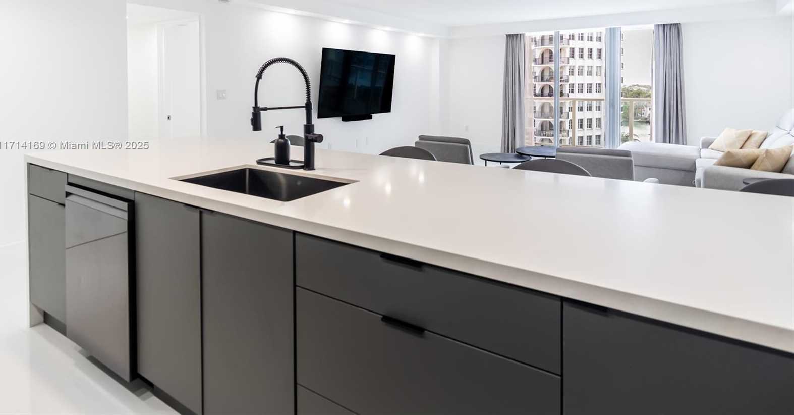 Small Image of 5701 COLLINS AVE #601, Miami Beach Number 17