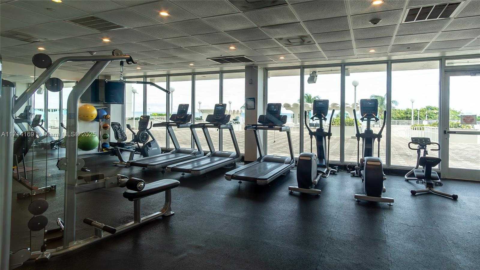 Small Image of 5701 COLLINS AVE #601, Miami Beach Number 29