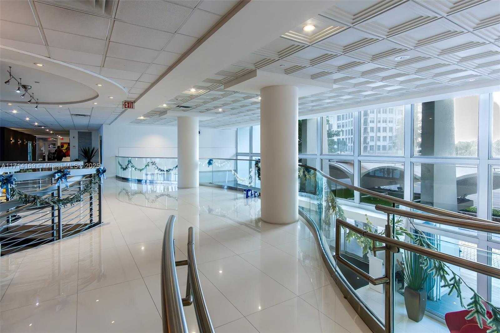 Small Image of 5701 COLLINS AVE #601, Miami Beach Number 38