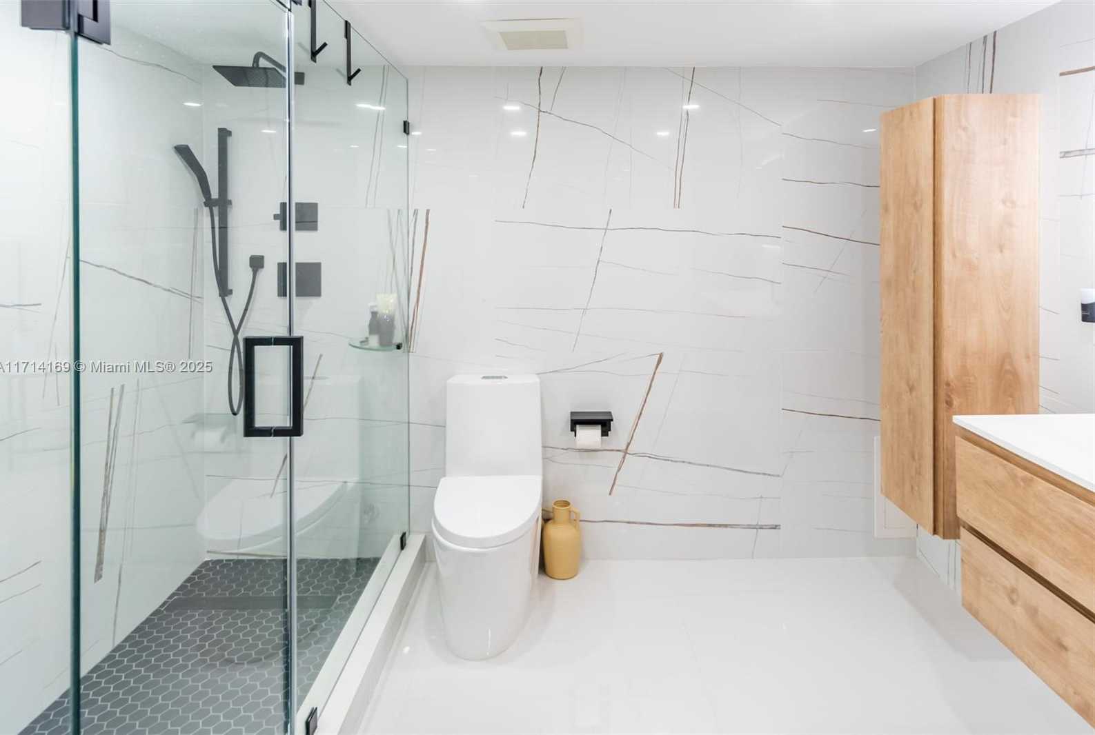 Small Image of 5701 COLLINS AVE #601, Miami Beach Number 8