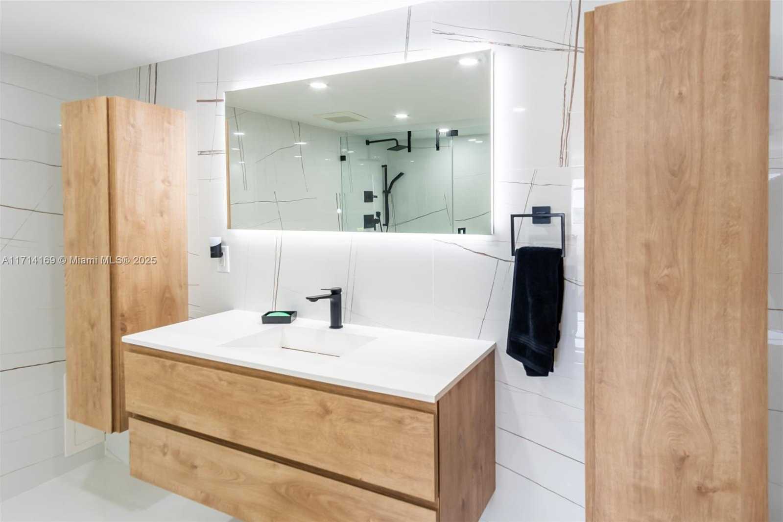 Small Image of 5701 COLLINS AVE #601, Miami Beach Number 9