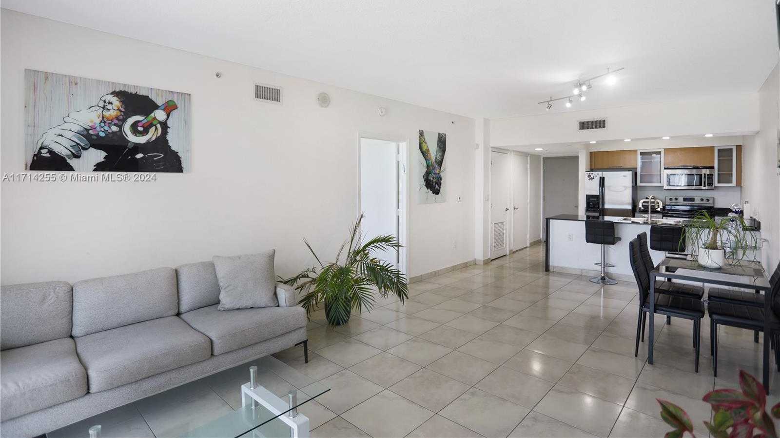 Small Image of 1750 NORTH BAYSHORE DR #3210, Miami Number 11