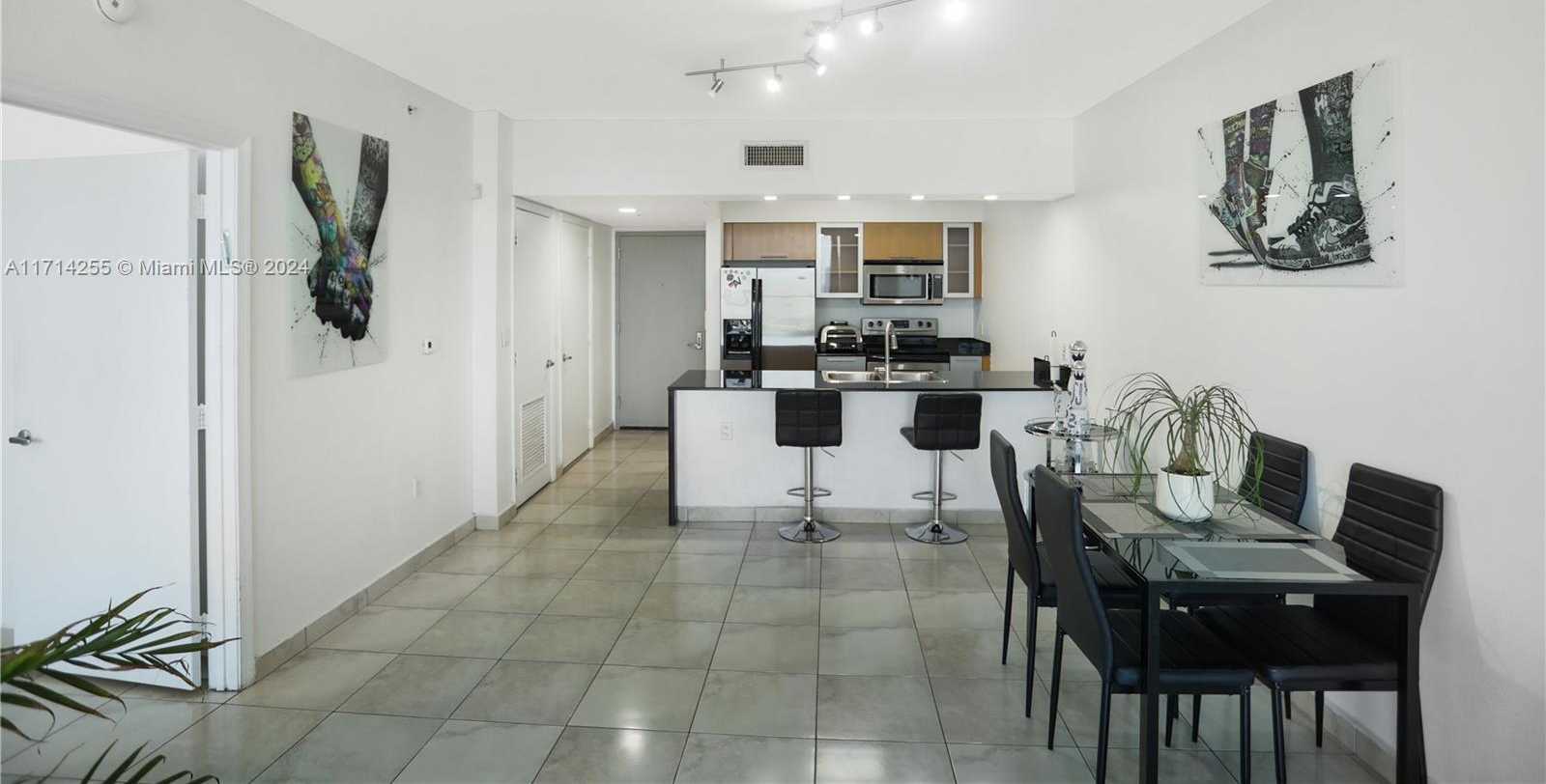 Small Image of 1750 NORTH BAYSHORE DR #3210, Miami Number 13