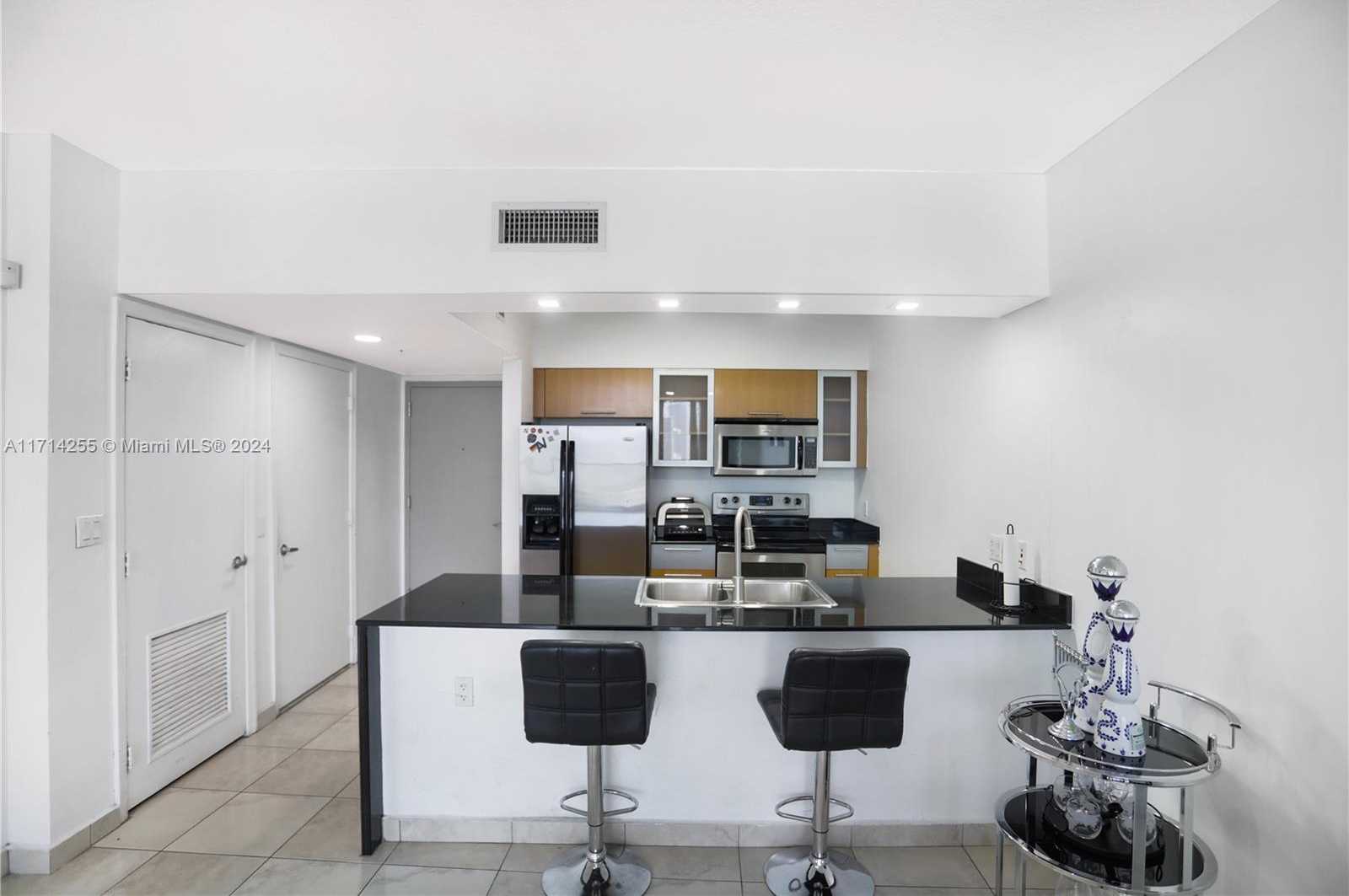 Small Image of 1750 NORTH BAYSHORE DR #3210, Miami Number 16