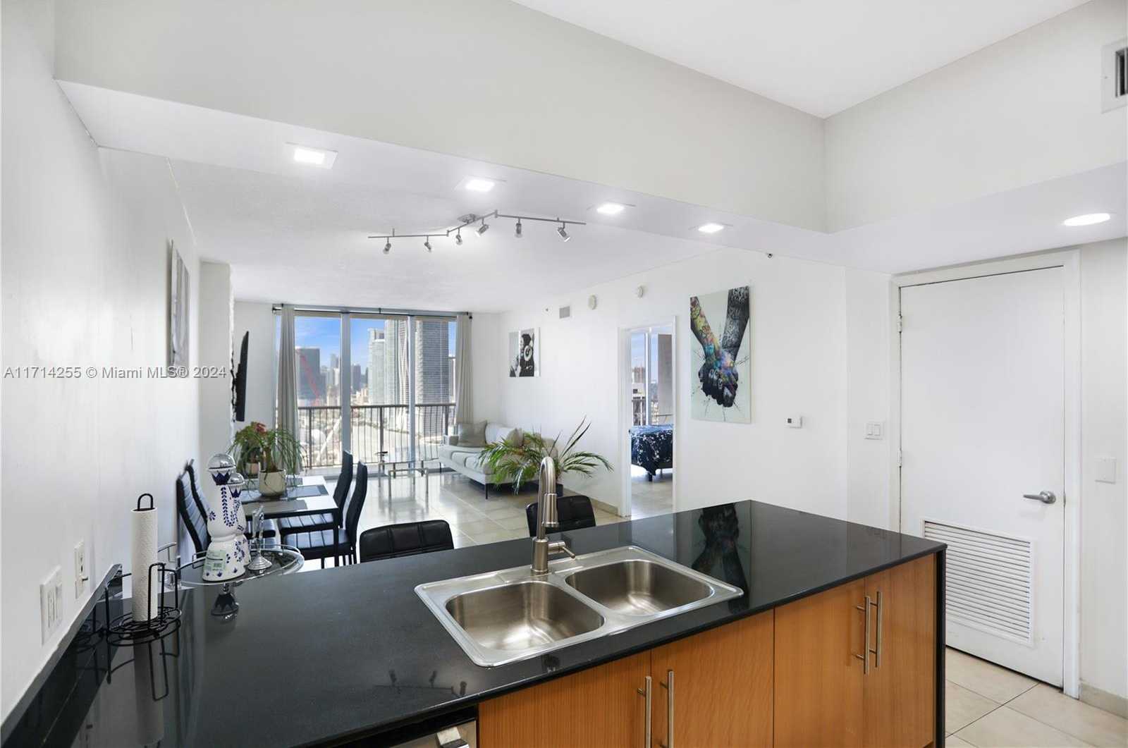 Small Image of 1750 NORTH BAYSHORE DR #3210, Miami Number 2