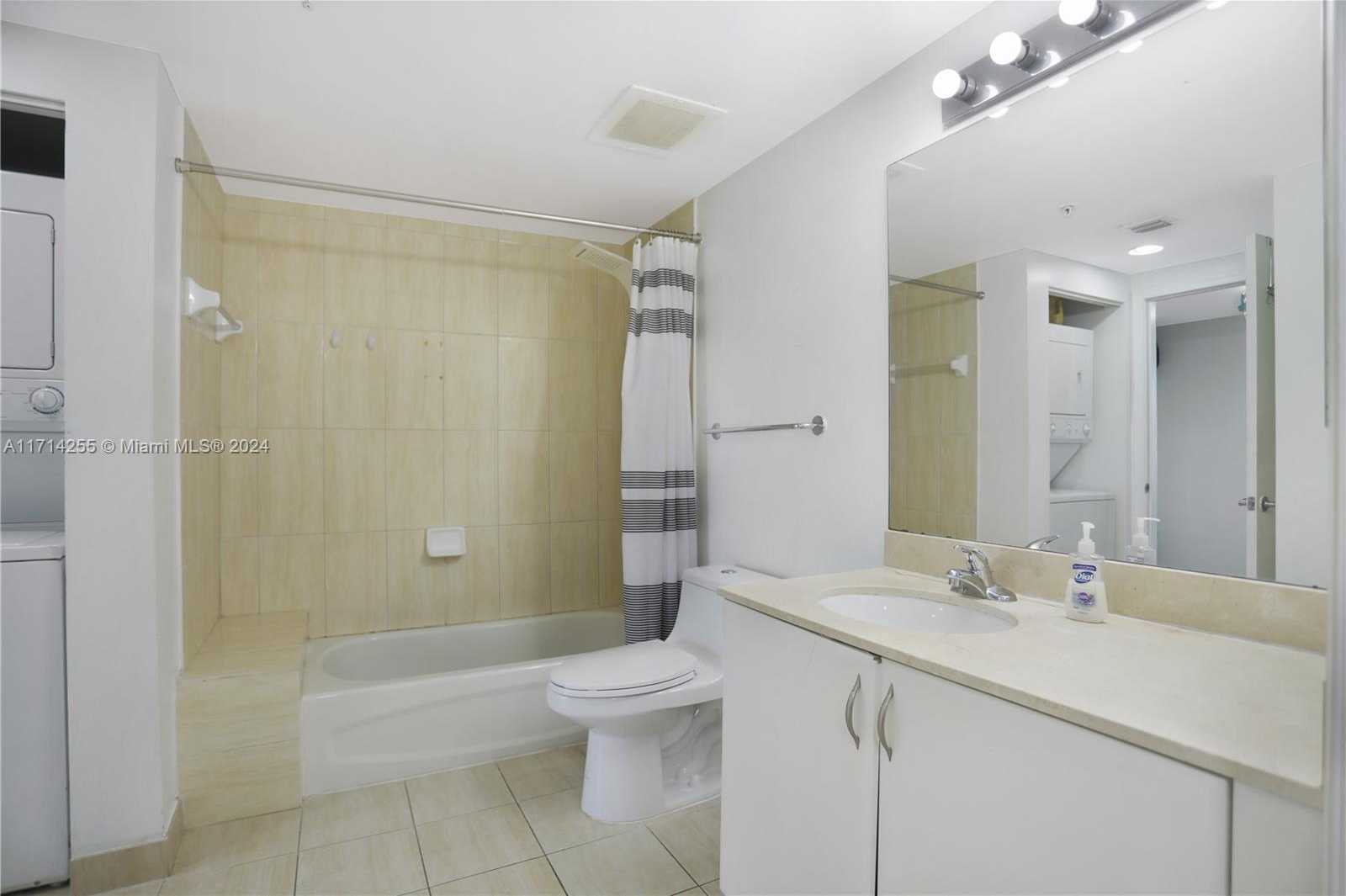 Small Image of 1750 NORTH BAYSHORE DR #3210, Miami Number 21