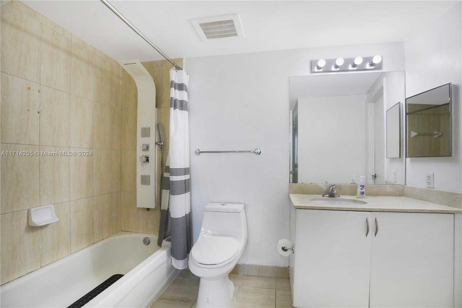 Small Image of 1750 NORTH BAYSHORE DR #3210, Miami Number 22