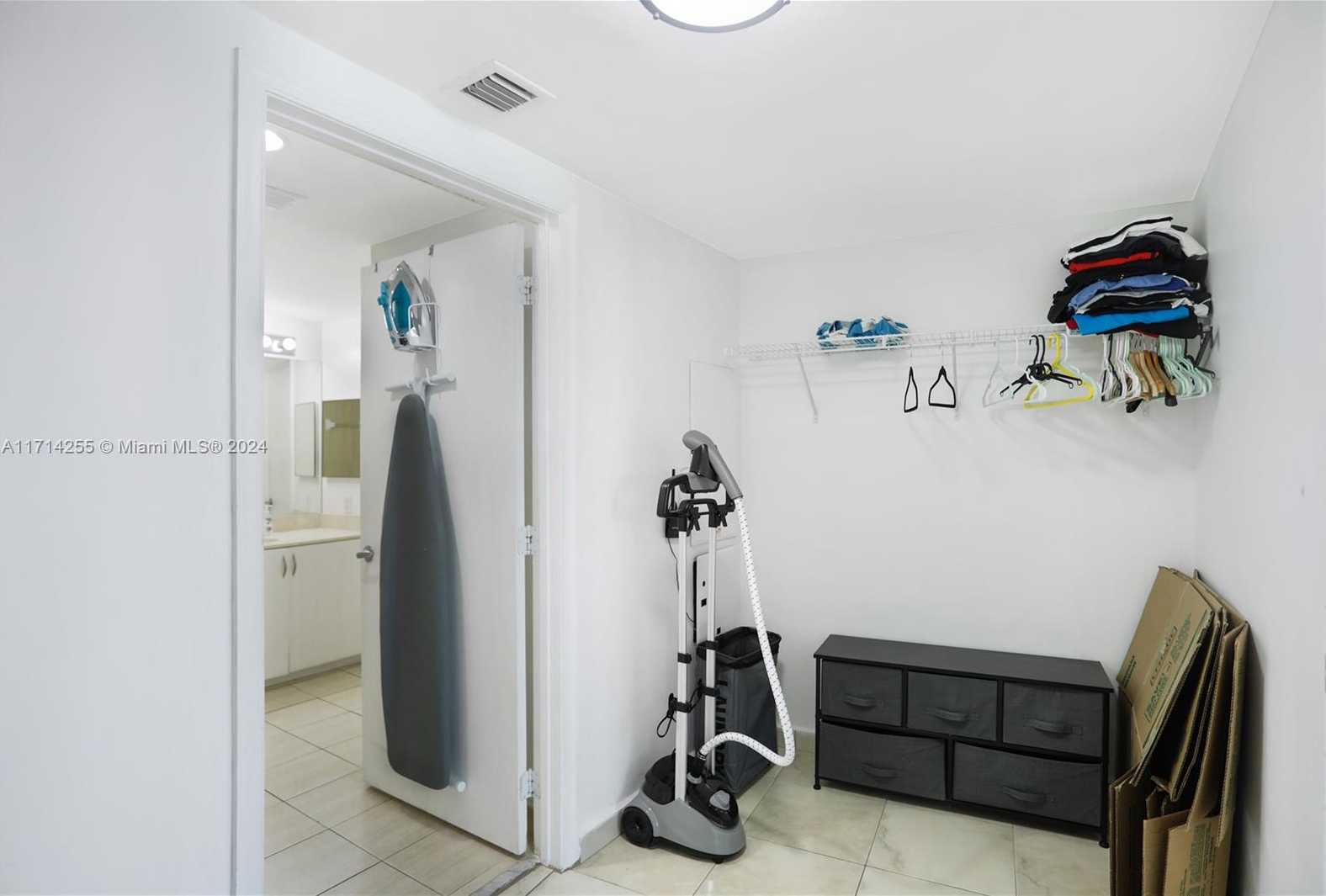 Small Image of 1750 NORTH BAYSHORE DR #3210, Miami Number 27