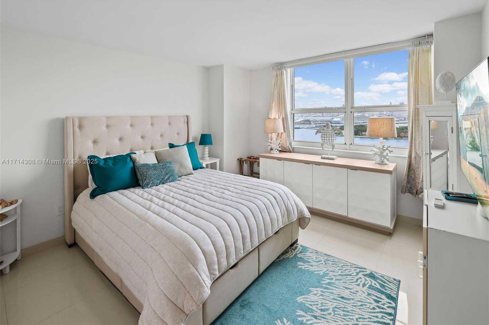 Small Image of 650 WEST AVE #2407, Miami Beach Number 11