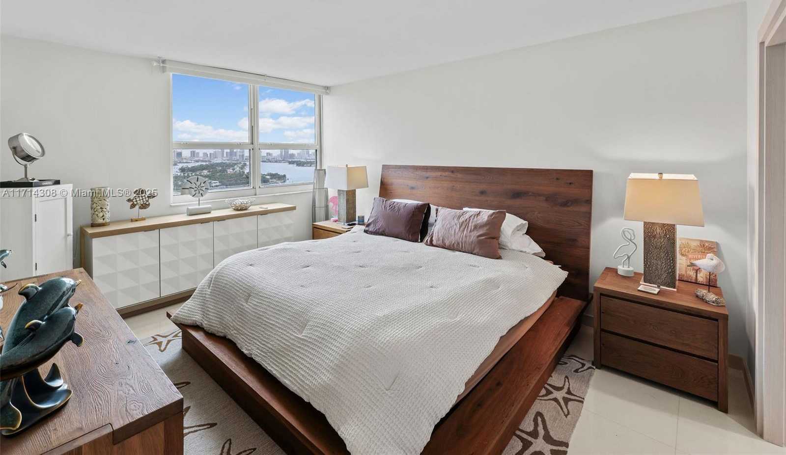 Small Image of 650 WEST AVE #2407, Miami Beach Number 14