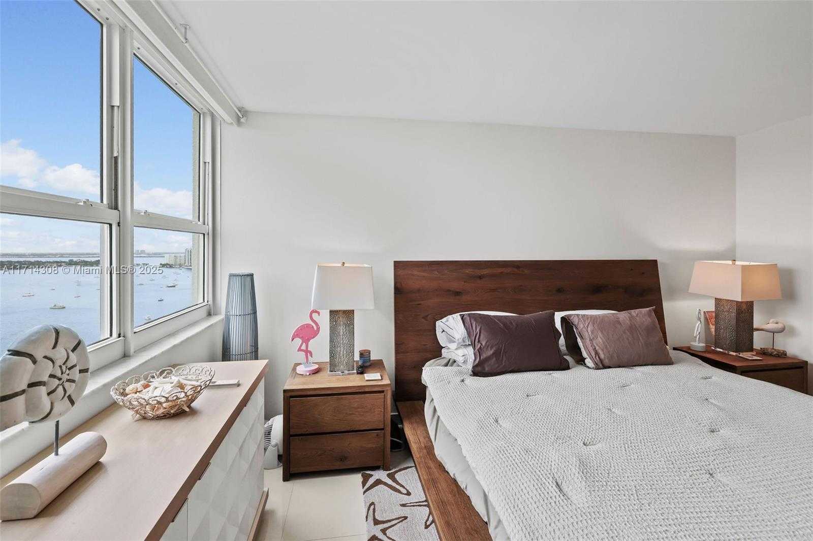 Small Image of 650 WEST AVE #2407, Miami Beach Number 16