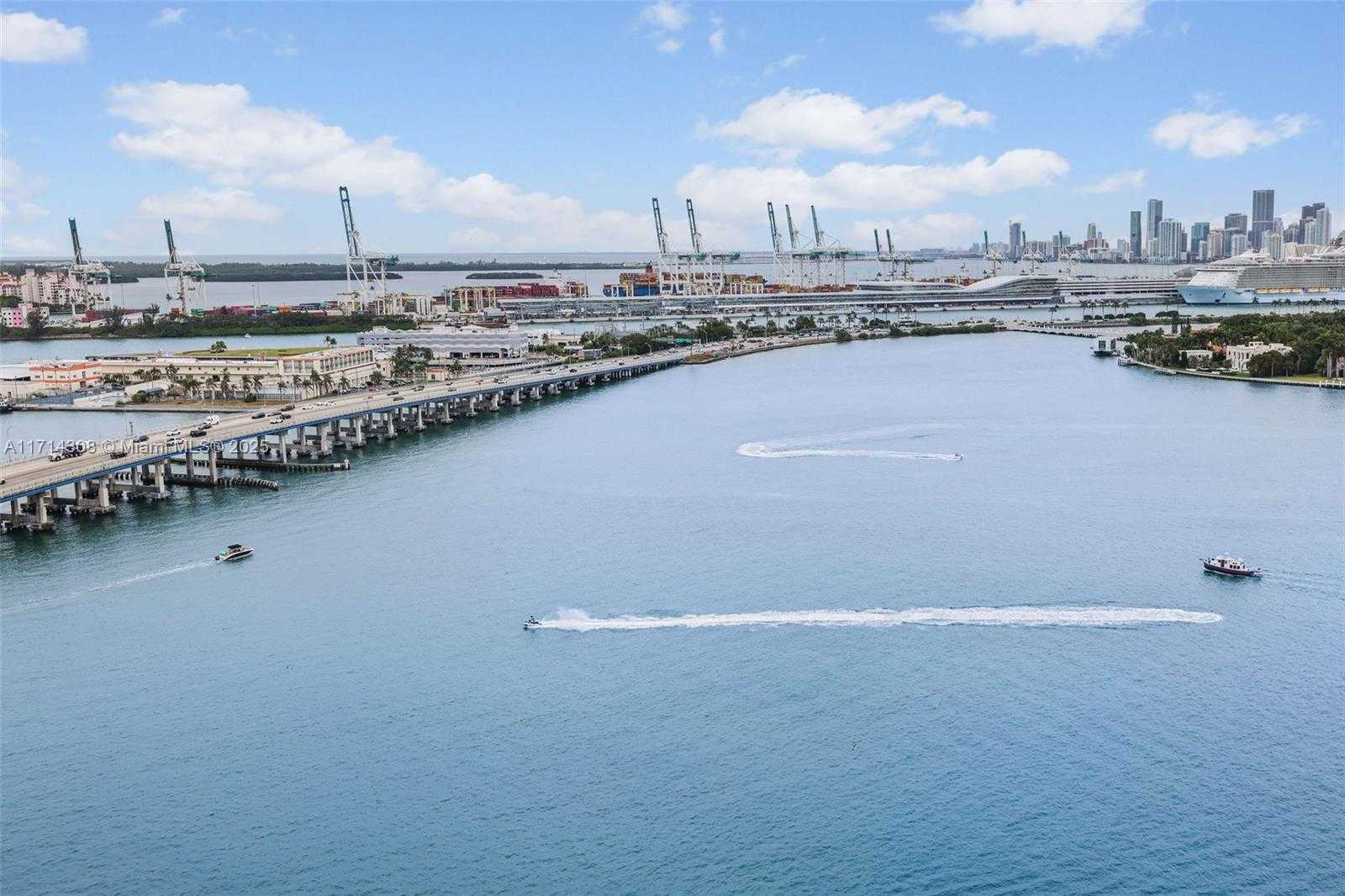 Small Image of 650 WEST AVE #2407, Miami Beach Number 31