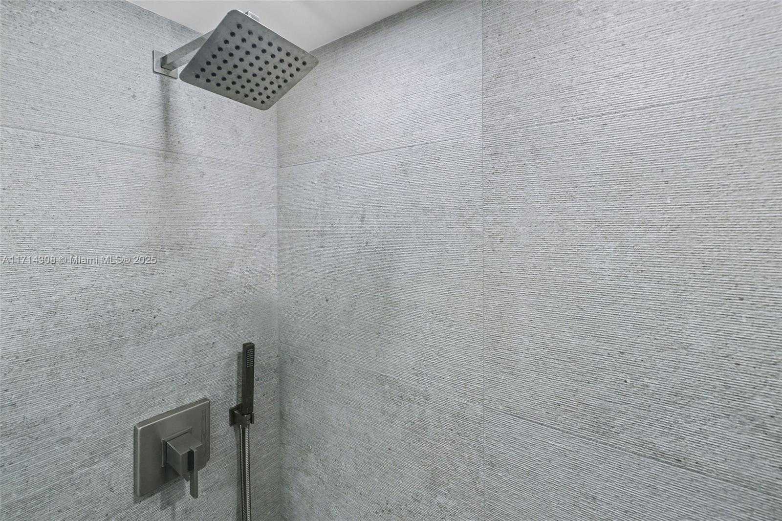 Small Image of 650 WEST AVE #2407, Miami Beach Number 33