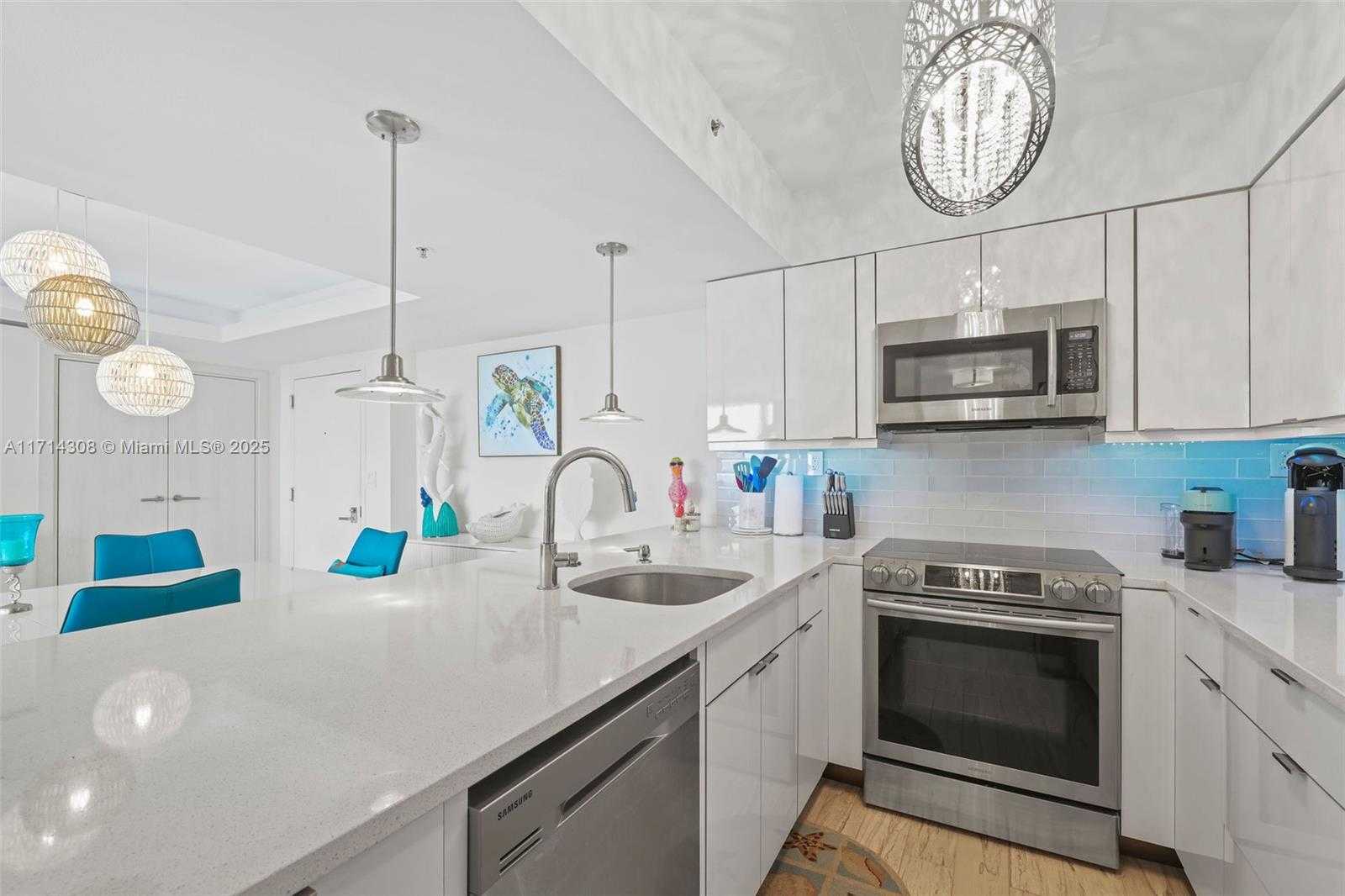 Small Image of 650 WEST AVE #2407, Miami Beach Number 8