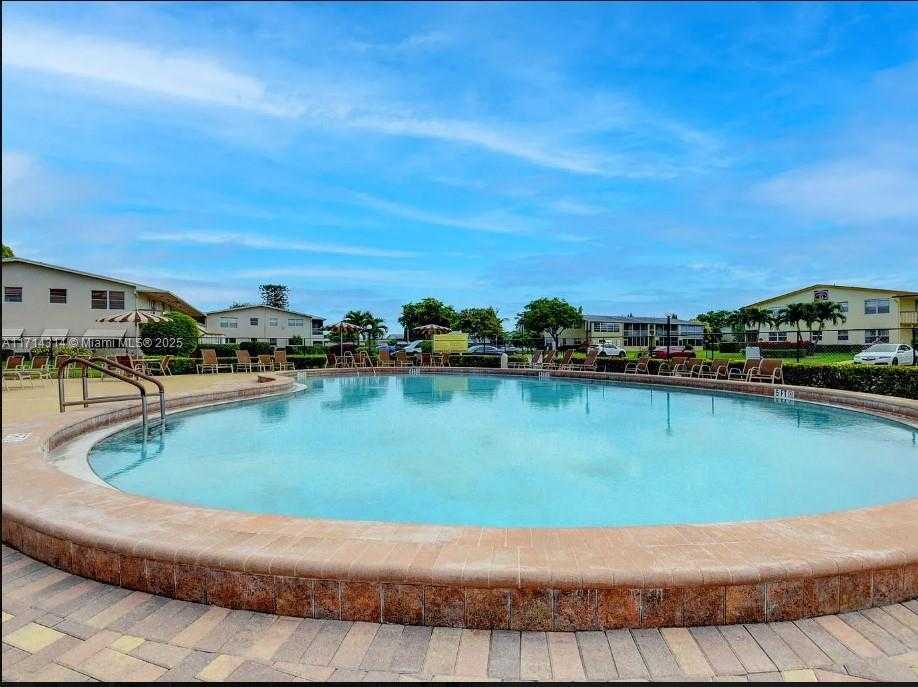 Small Image of 106 NORTHAMPTON #F, West Palm Beach Number 14