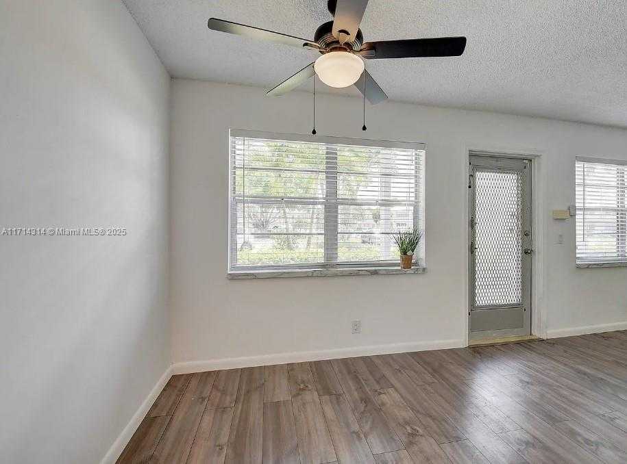 Small Image of 106 NORTHAMPTON #F, West Palm Beach Number 2