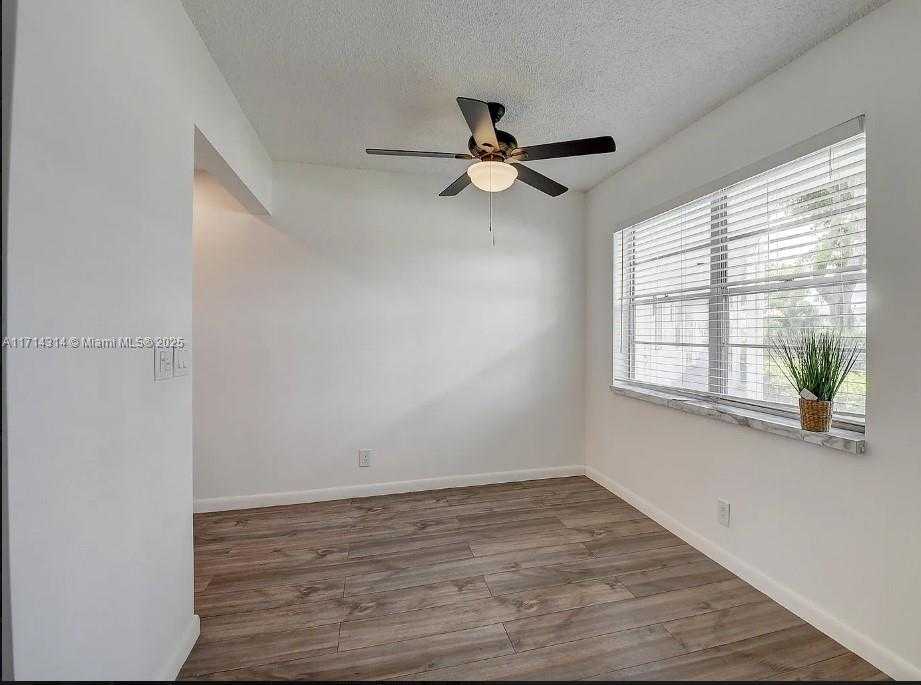 Small Image of 106 NORTHAMPTON #F, West Palm Beach Number 4