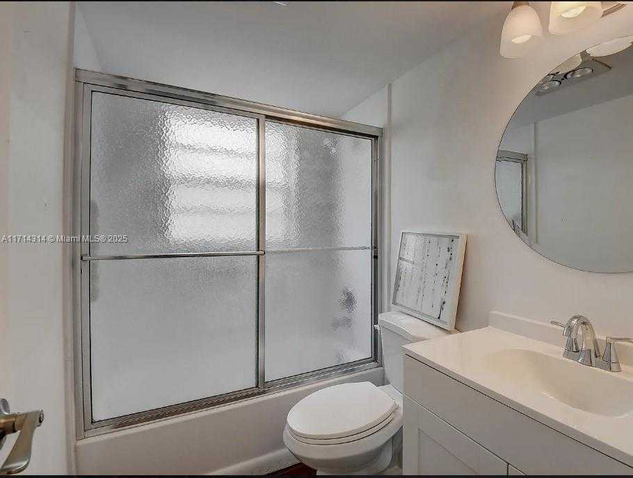 Small Image of 106 NORTHAMPTON #F, West Palm Beach Number 7