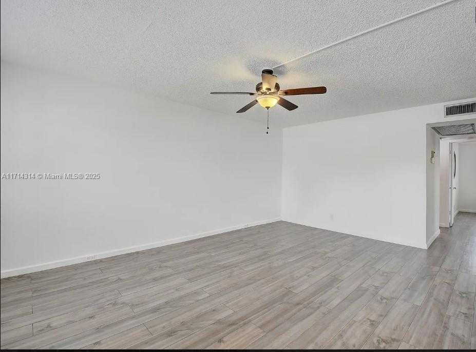 Small Image of 106 NORTHAMPTON #F, West Palm Beach Number 9