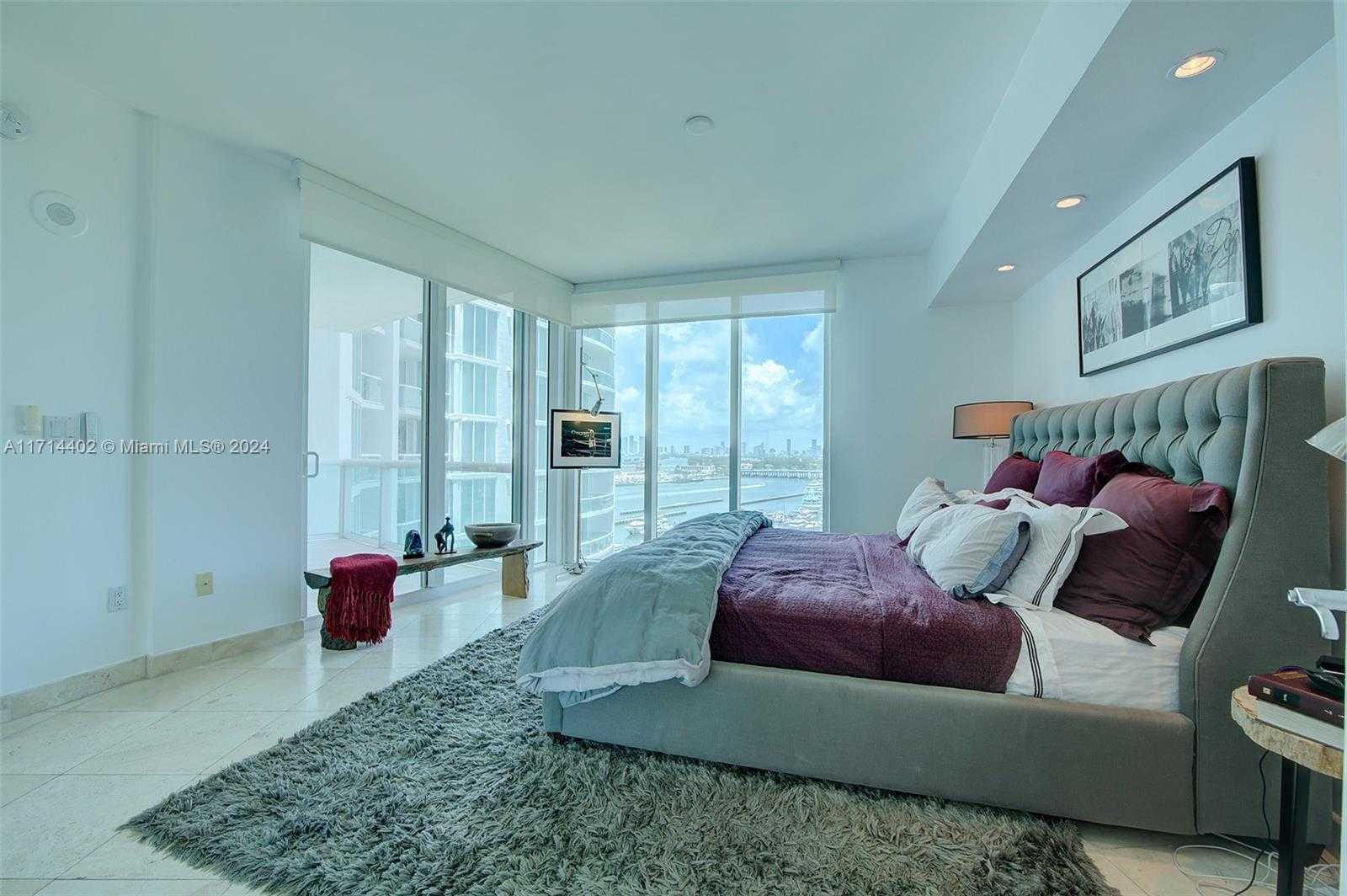 Small Image of 1000 SOUTH POINTE DR #1406, Miami Beach Number 13