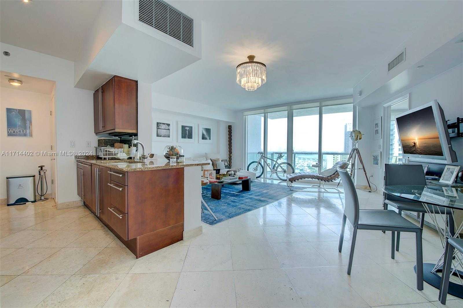 Small Image of 1000 SOUTH POINTE DR #1406, Miami Beach Number 7