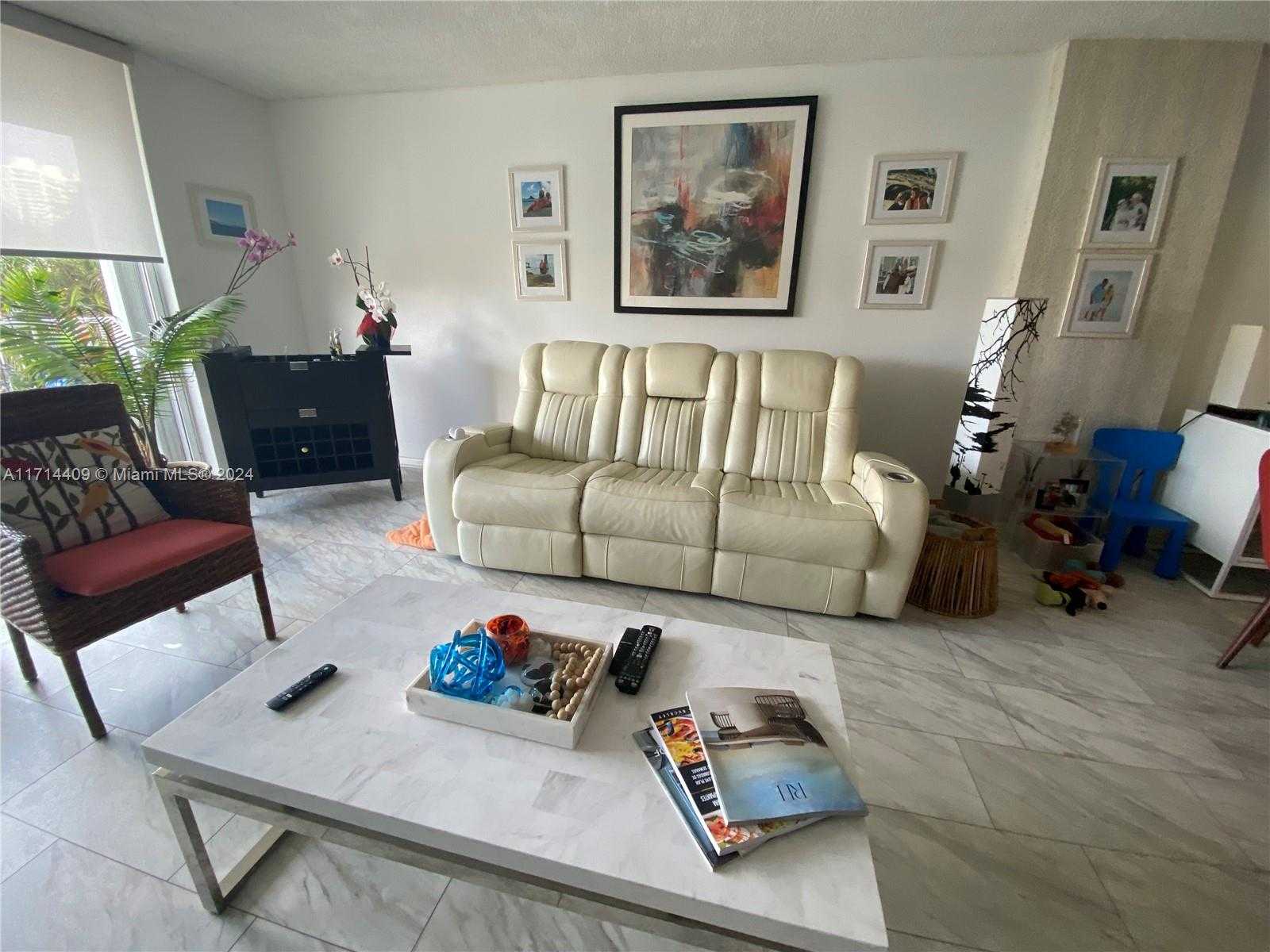 Small Image of 2851 NORTH EAST 183RD ST #303E, Aventura Number 4