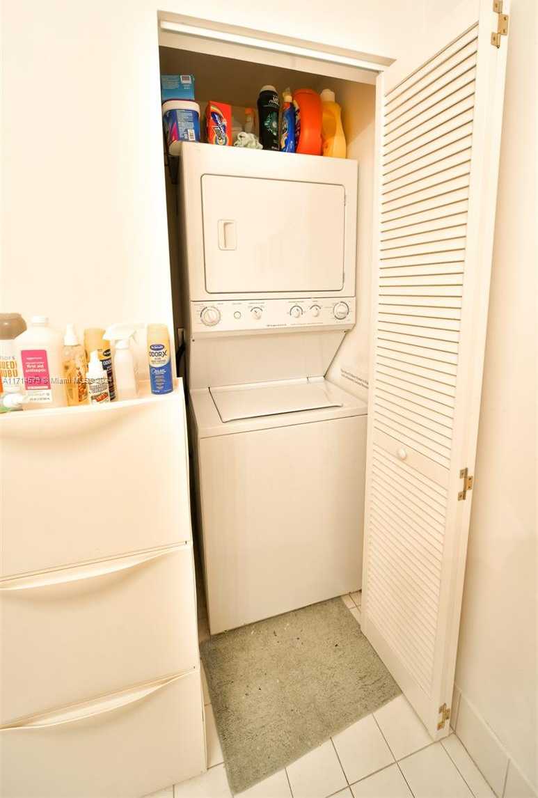 Small Image of 888 BISCAYNE BLVD #2511, Miami Number 10