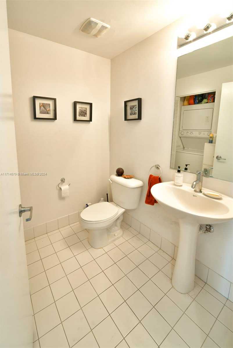 Small Image of 888 BISCAYNE BLVD #2511, Miami Number 11