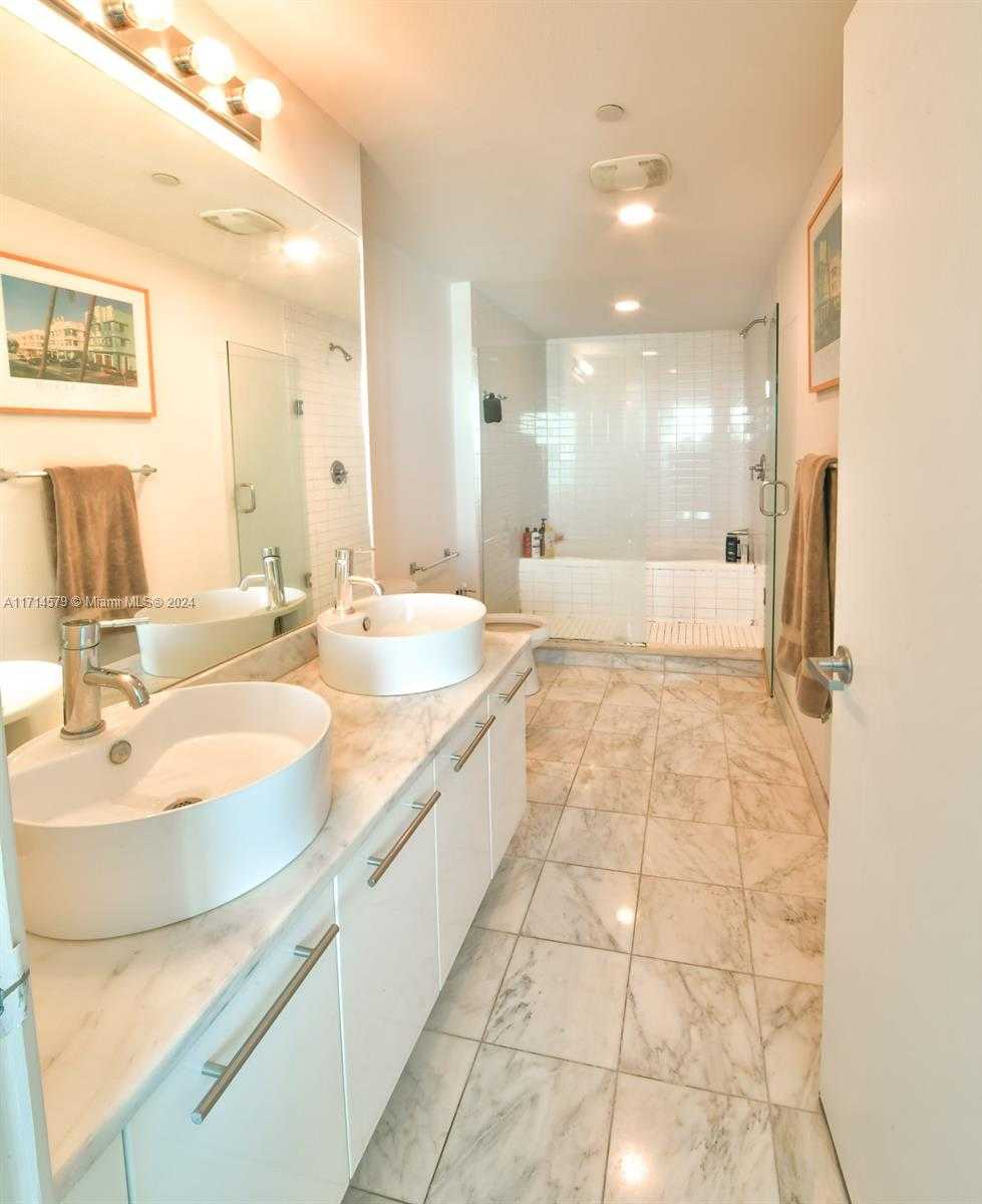 Small Image of 888 BISCAYNE BLVD #2511, Miami Number 8