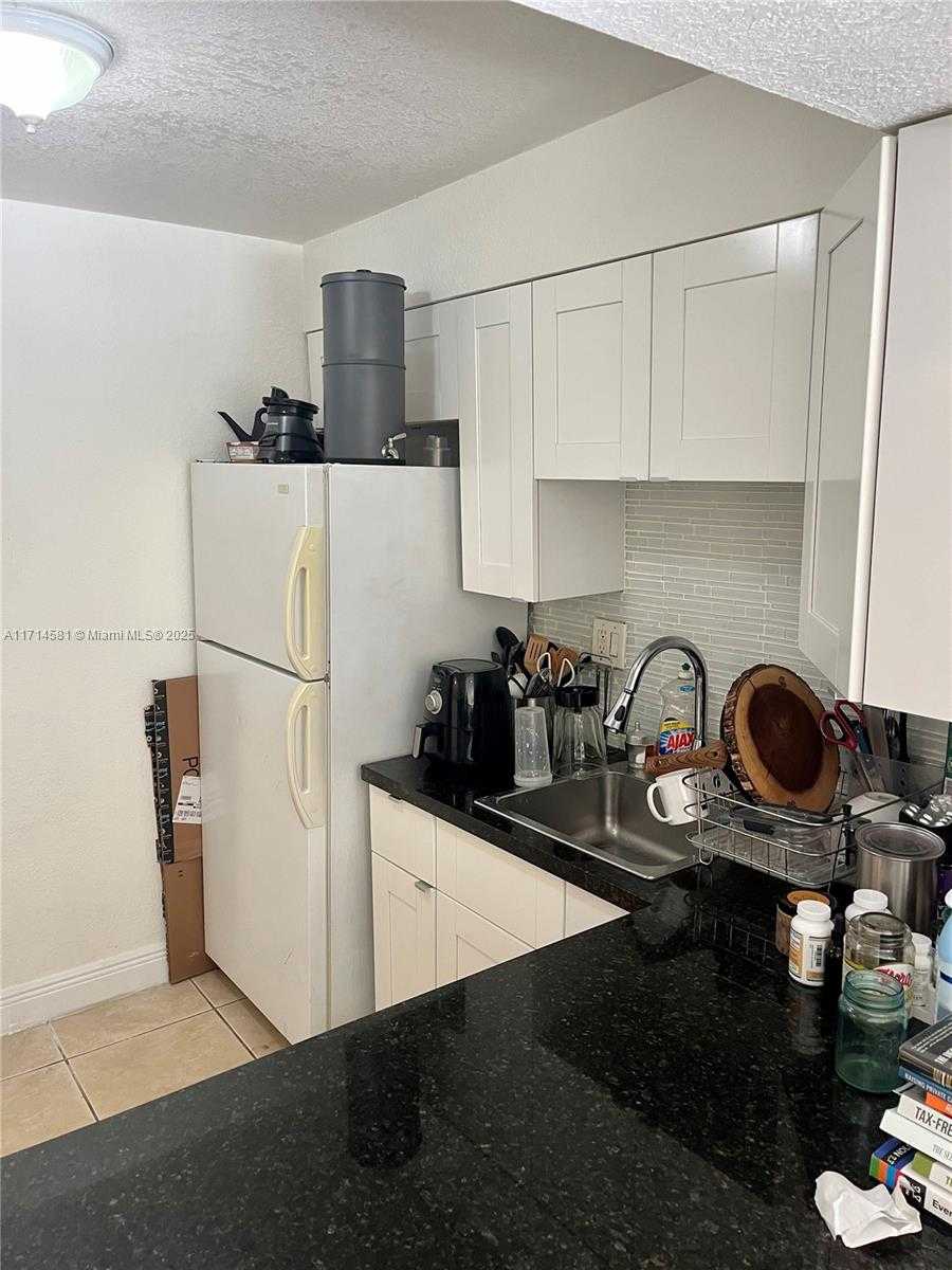 Small Image of 5201 GENEVA WAY #108, Doral Number 12