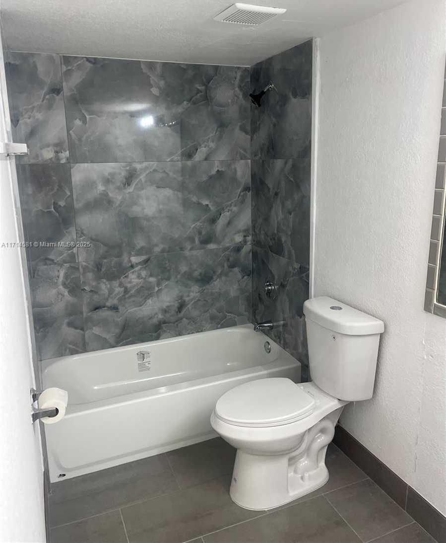 Small Image of 5201 GENEVA WAY #108, Doral Number 14