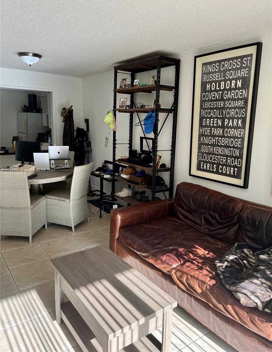 Small Image of 5201 GENEVA WAY #108, Doral Number 2