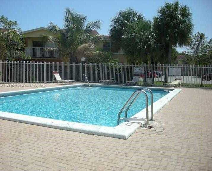 Small Image of 5201 GENEVA WAY #108, Doral Number 22