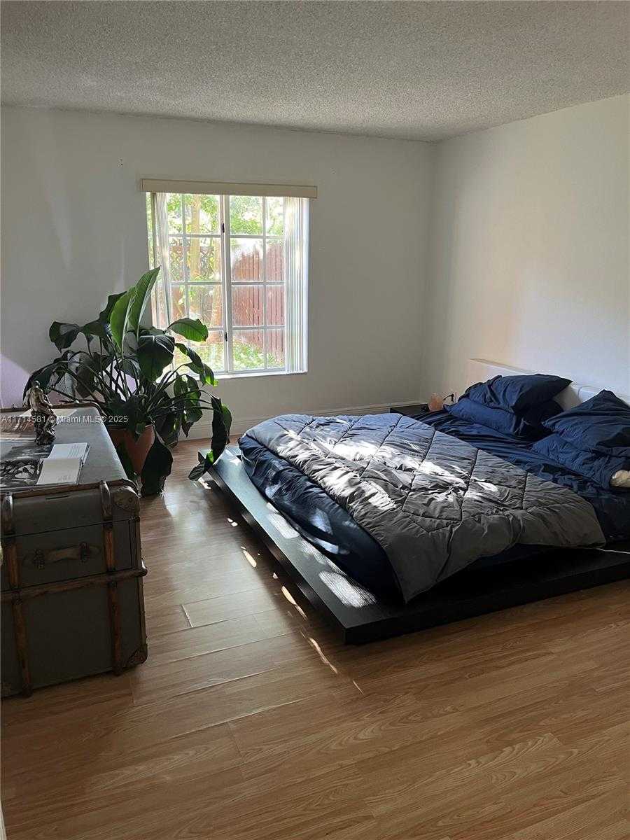 Small Image of 5201 GENEVA WAY #108, Doral Number 7