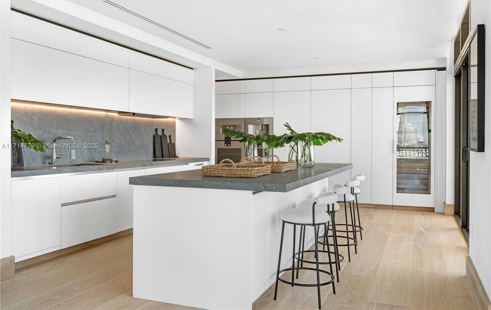 Small Image of 7061 FISHER ISLAND DR #7061, Miami Beach Number 10