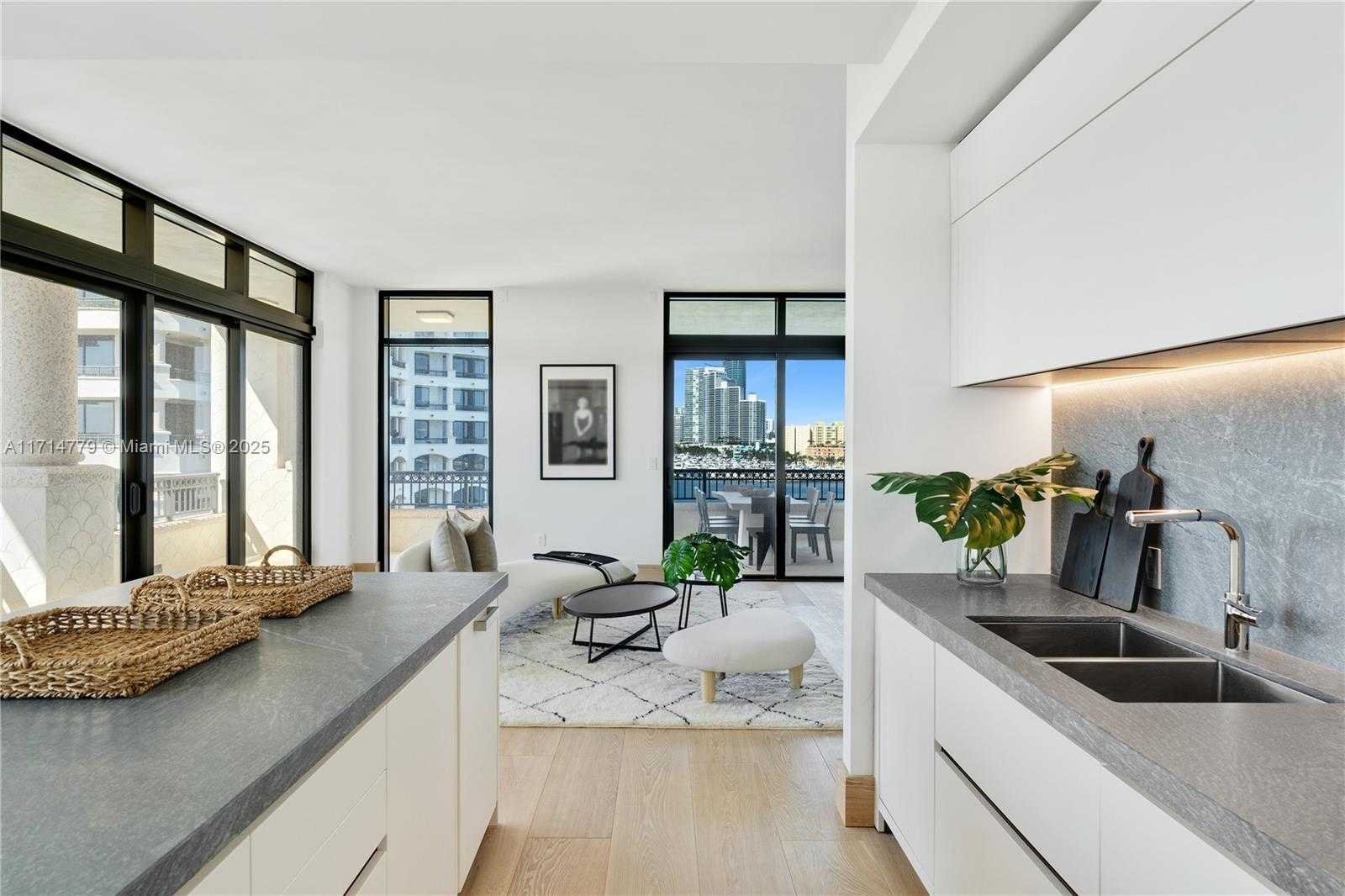 Small Image of 7061 FISHER ISLAND DR #7061, Miami Beach Number 11