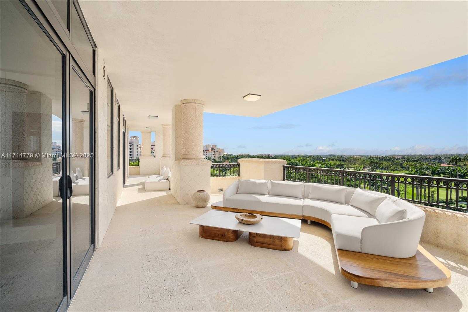 Small Image of 7061 FISHER ISLAND DR #7061, Miami Beach Number 37