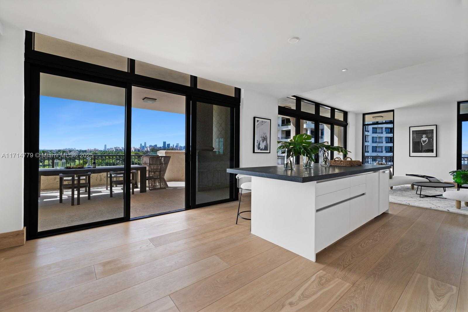 Small Image of 7061 FISHER ISLAND DR #7061, Miami Beach Number 8