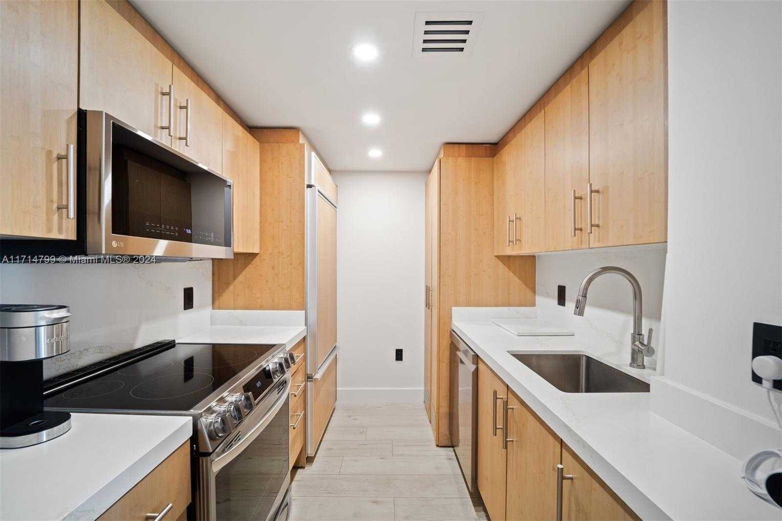 Small Image of 10275 COLLINS AVE #206, Bal Harbour Number 7