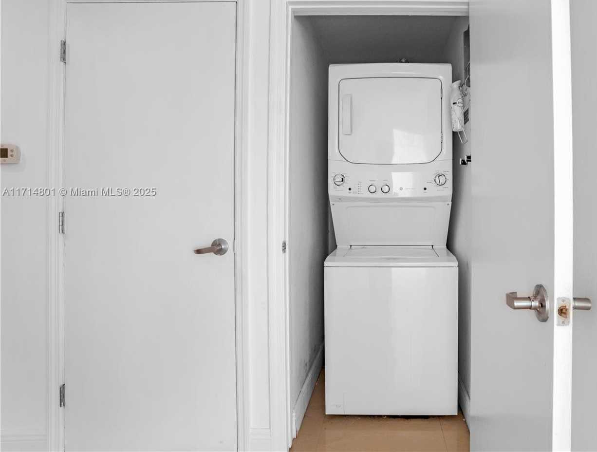 Small Image of 60 SOUTH WEST 13TH ST #1700, Miami Number 11