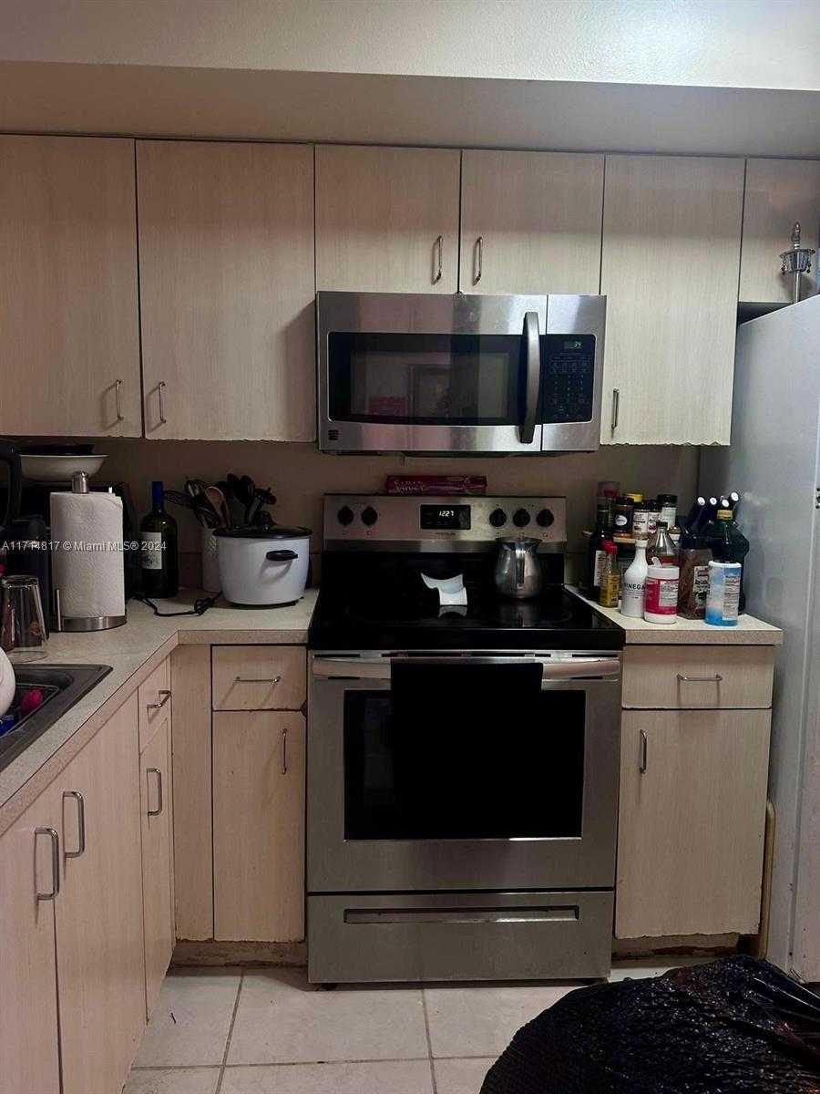 Small Image of 620 SOUTH WEST 111TH AVE #107, Pembroke Pines Number 3