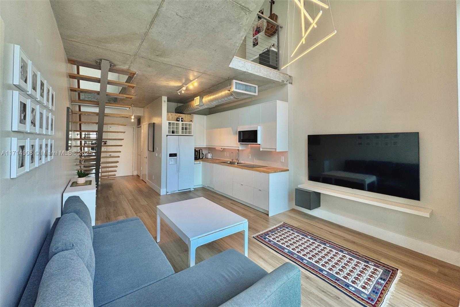 Small Image of 690 SOUTH WEST 1ST CT #1006, Miami Number 5