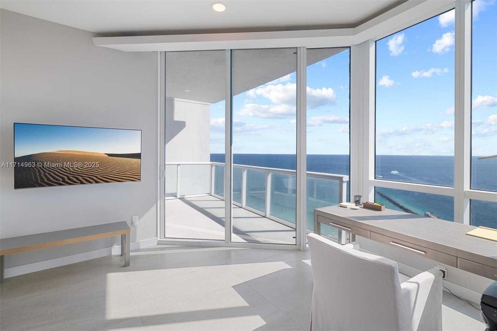 Small Image of 100 SOUTH POINTE DR #3203, Miami Beach Number 29