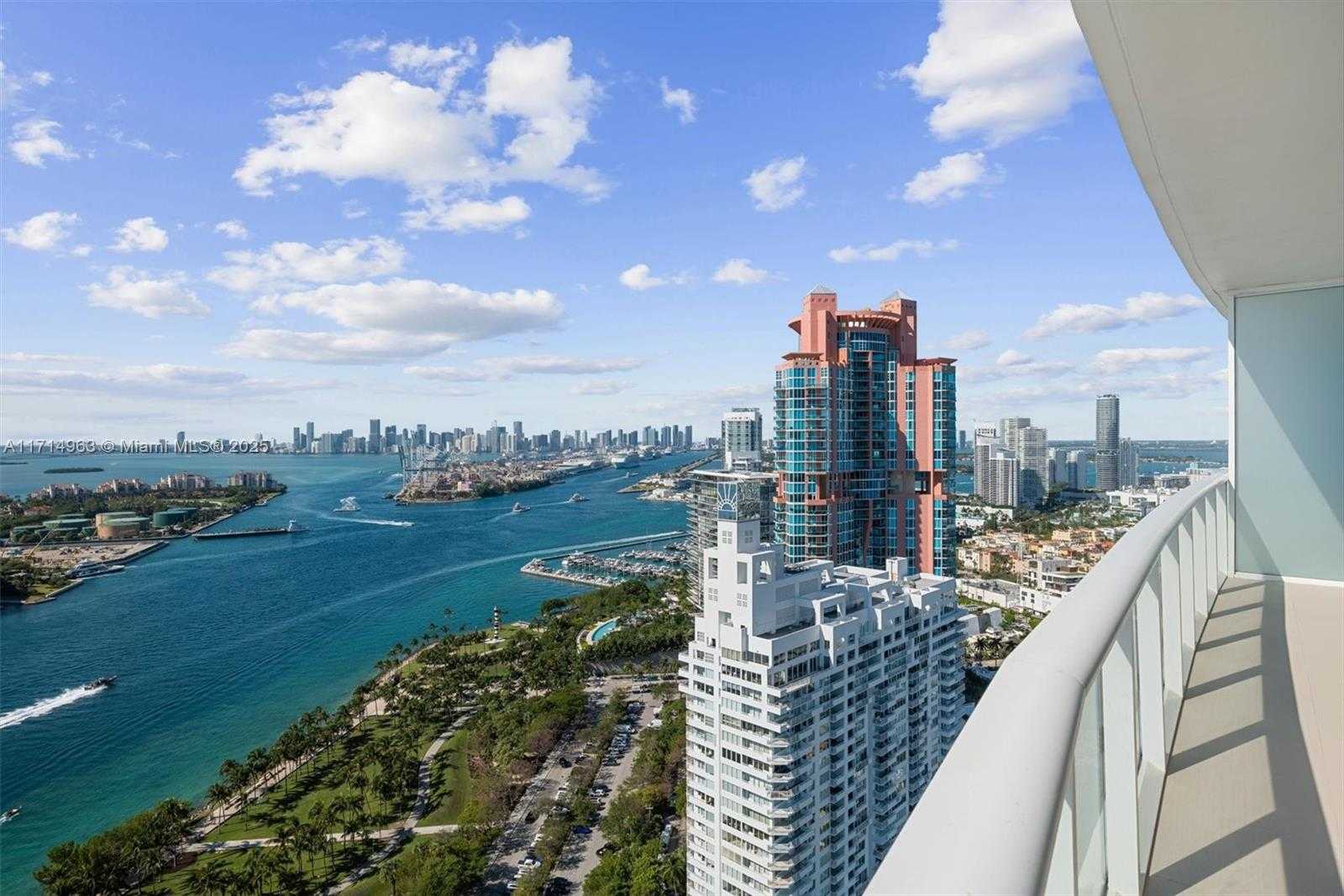 Small Image of 100 SOUTH POINTE DR #3203, Miami Beach Number 37