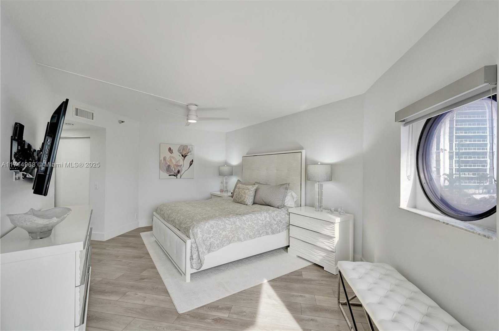 Small Image of 3610 YACHT CLUB DR #508, Aventura Number 11
